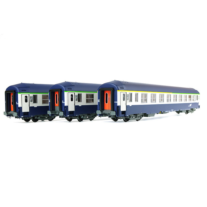 3 voitures UIC couchettes SNCF logo casquette ép V - HO - REE VB-227