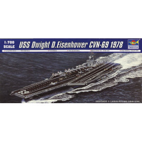 Porte-avions USS Dwight D. Eisenhower CVN-69 1978 - 1/700 - TRUMPETER 05753