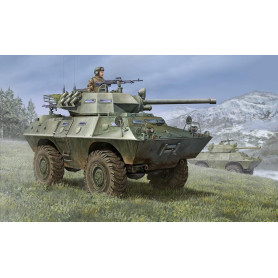 LAV-150 APC Canon Mecar de 90 mm - 1/35 - HOBBY BOSS 82421