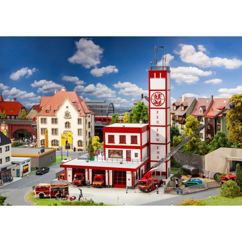 Caserne de pompiers moderne - HO 1/87 - FALLER 130159