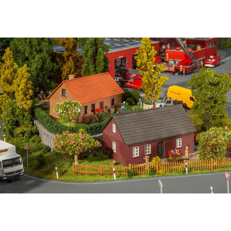 2x Maisons en briques - HO 1/87 - FALLER 130507