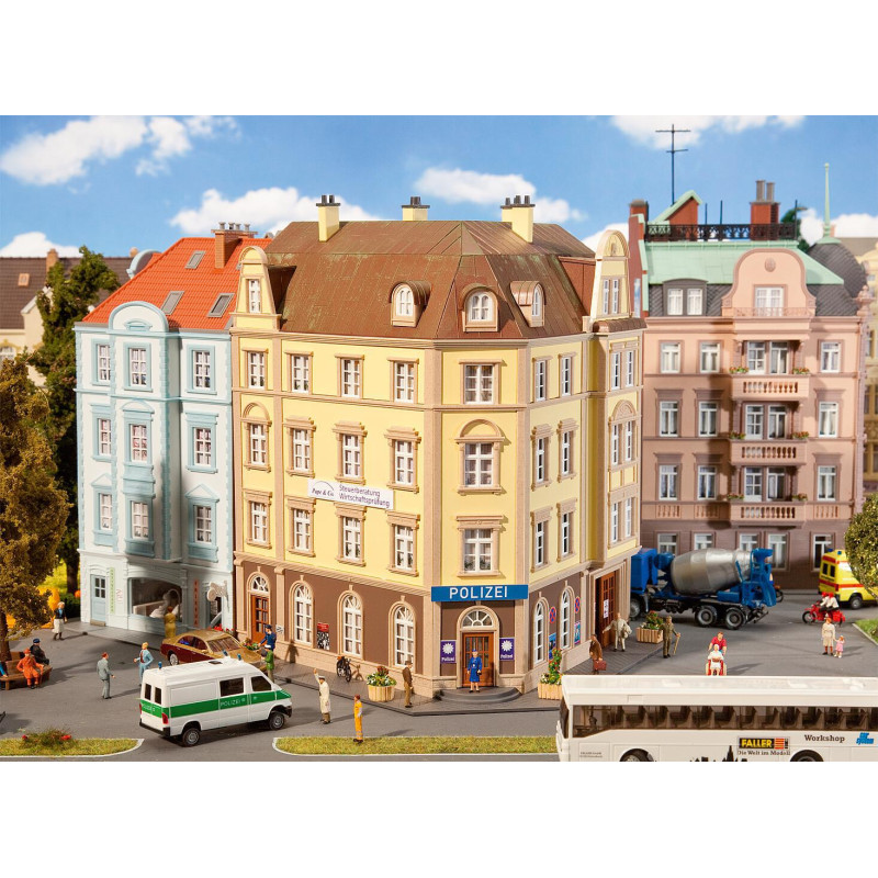 Commissariat de police - HO 1/87 - FALLER 130910