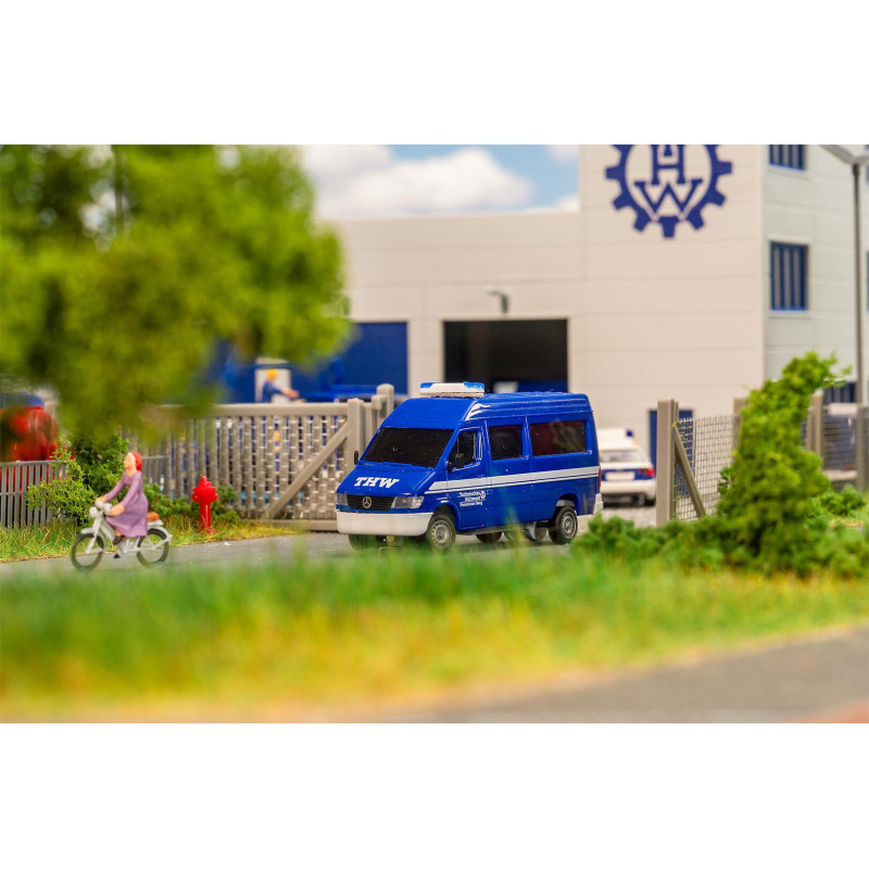 MB Sprinter THW avec gyrophare bleu (HERPA) - HO 1/87 - FALLER 161427