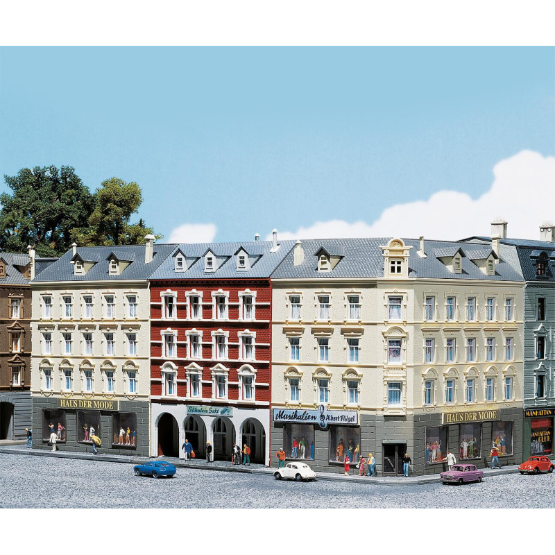 Rangée d'immeubles urbains - N 1/160 - FALLER 232266