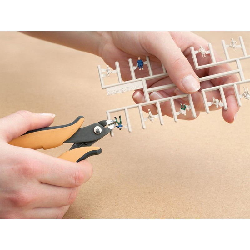 Evemodel P75W – 100 Figurines Peintes OO 1:75 – Personnages Assis Et Debout – Pour Trains Miniatures, Dioramas, écoles