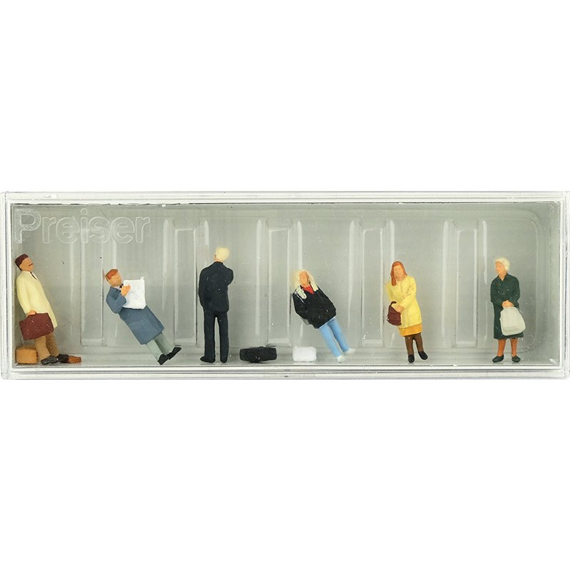 Voyageurs qui attendent - HO 1/87 - PREISER 10411
