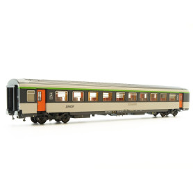 Voiture VTU B10 2ème classe Corail SNCF époque IV - HO - LS Models 40174