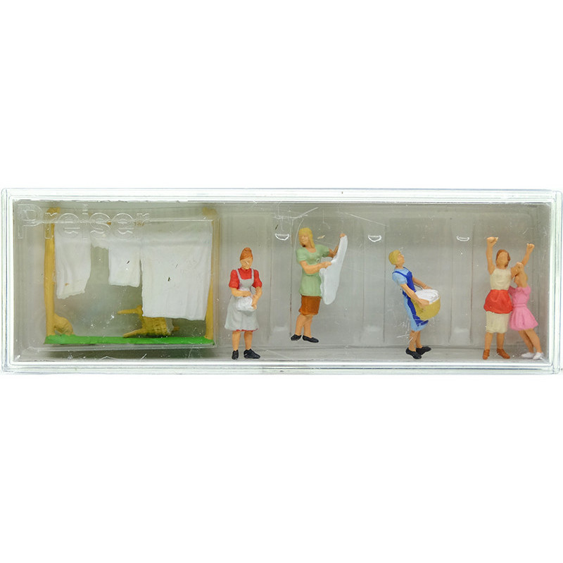 Blanchisseuses qui étendent du linge - HO 1/87 - PREISER 10050
