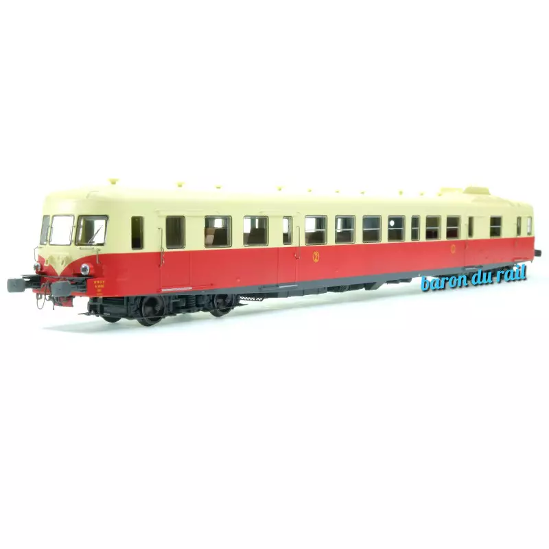 Autorail X 2825 version d’origine analogique - HO 1/87 - REE MB162