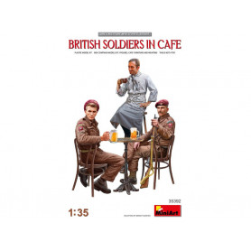 Soldats britanniques au café 1930-1940 - échelle 1/35 - MINIART 35392