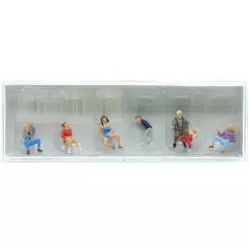 Grand-père et enfants assis - HO 1/87 - PREISER 10536