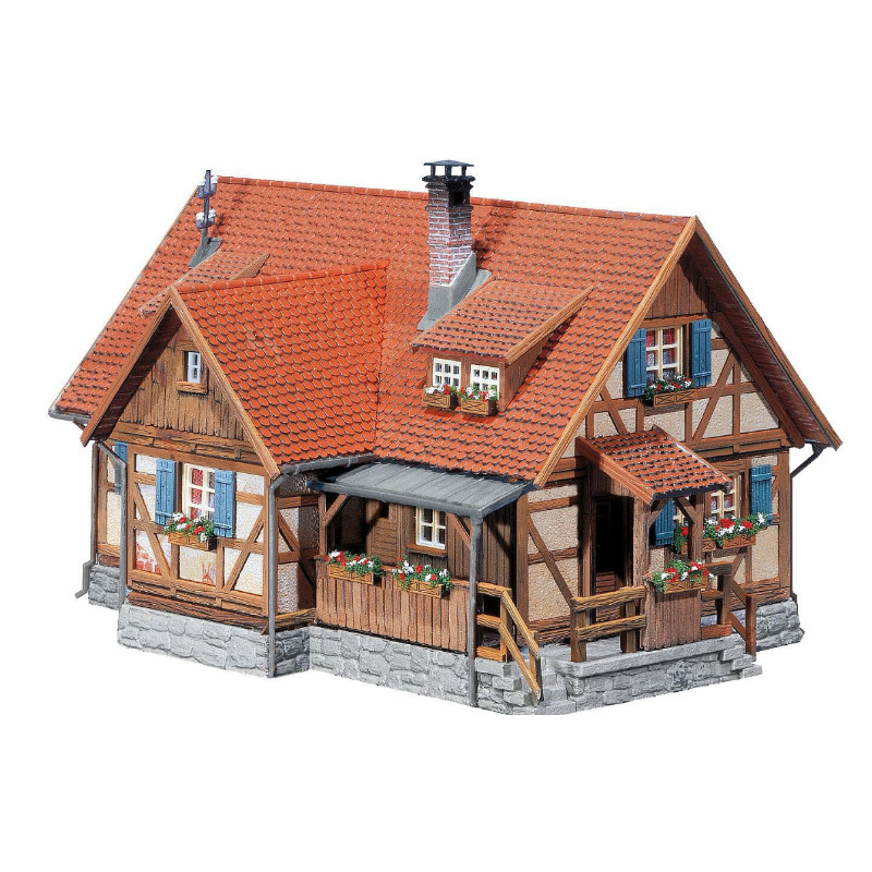 Faller F130222 – Maison à Colombages HO – Kit Maquette à Assembler – Décor Ferroviaire – Dès 14 Ans – 93x84x115 Mm