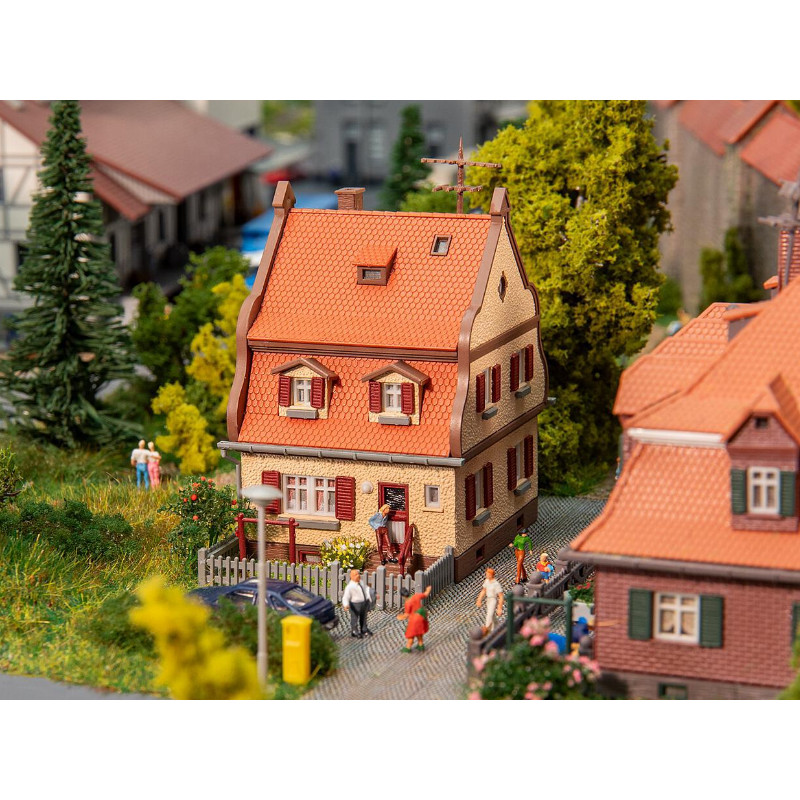 Outland Models - Maisonnette De Gare Blanche 2 étages - Échelle 1:160 - Imprimée En 3D