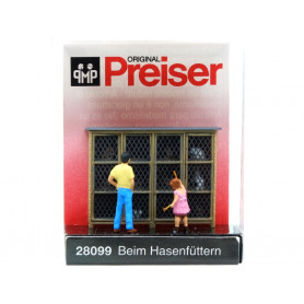 Père et sa fille devant les cages à lapins - HO 1/87 - PREISER 28099