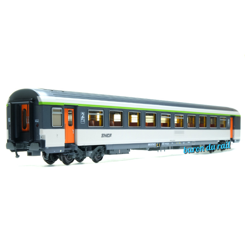 Voiture VTU B10tu Corail, logo nouille, SNCF ép. IV - HO 1/87 - LS Models E102