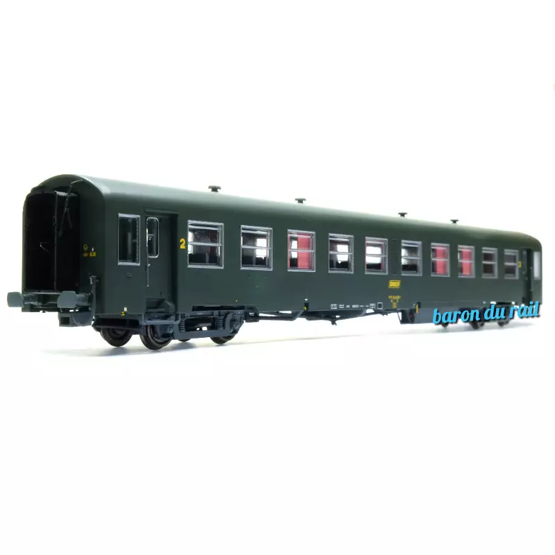 Voiture USI courte B10t U60 ép. IVa avec éclairage - HO 1/87 - LS Models 40016