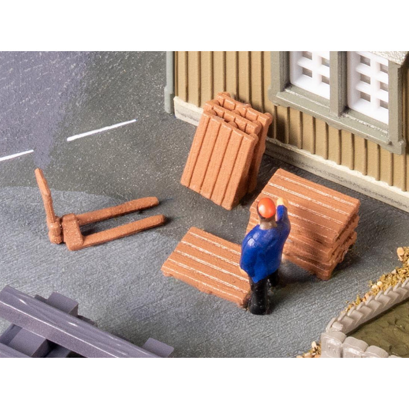 16x palettes et 2x transpalettes - N 1/160 - FALLER 272922