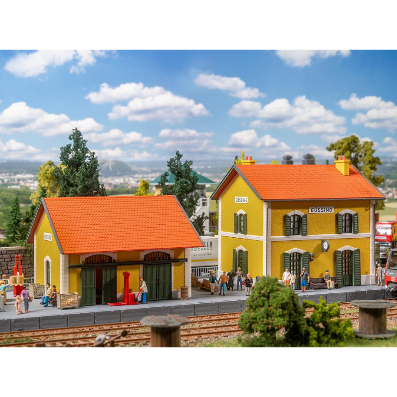 Petite gare avec halle à marchandises - HO 1/87 - FALLER 110154