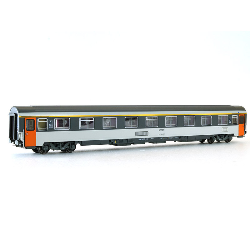 Corail VSE A9u 1ère cl. sigle encadré ép IV - SNCF - HO - LS Models 40366