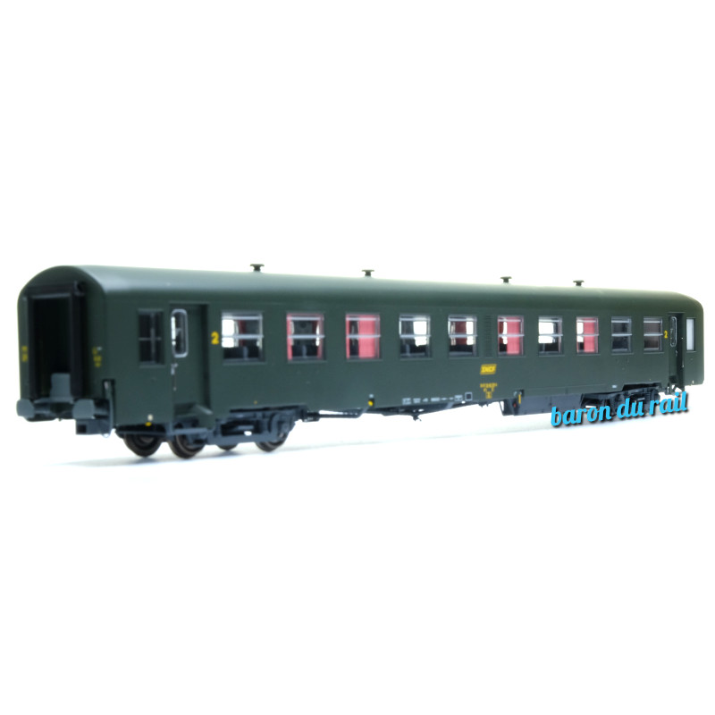 Voiture USI longue B10t U61 ép. IVa avec éclairage - HO 1/87 - LS Models 40031