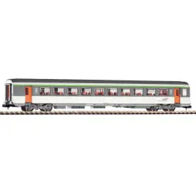 Voiture Corail B11tu 2ème CL. logo flèche SNCF ép. IV - N 1/160 - Piko 94085